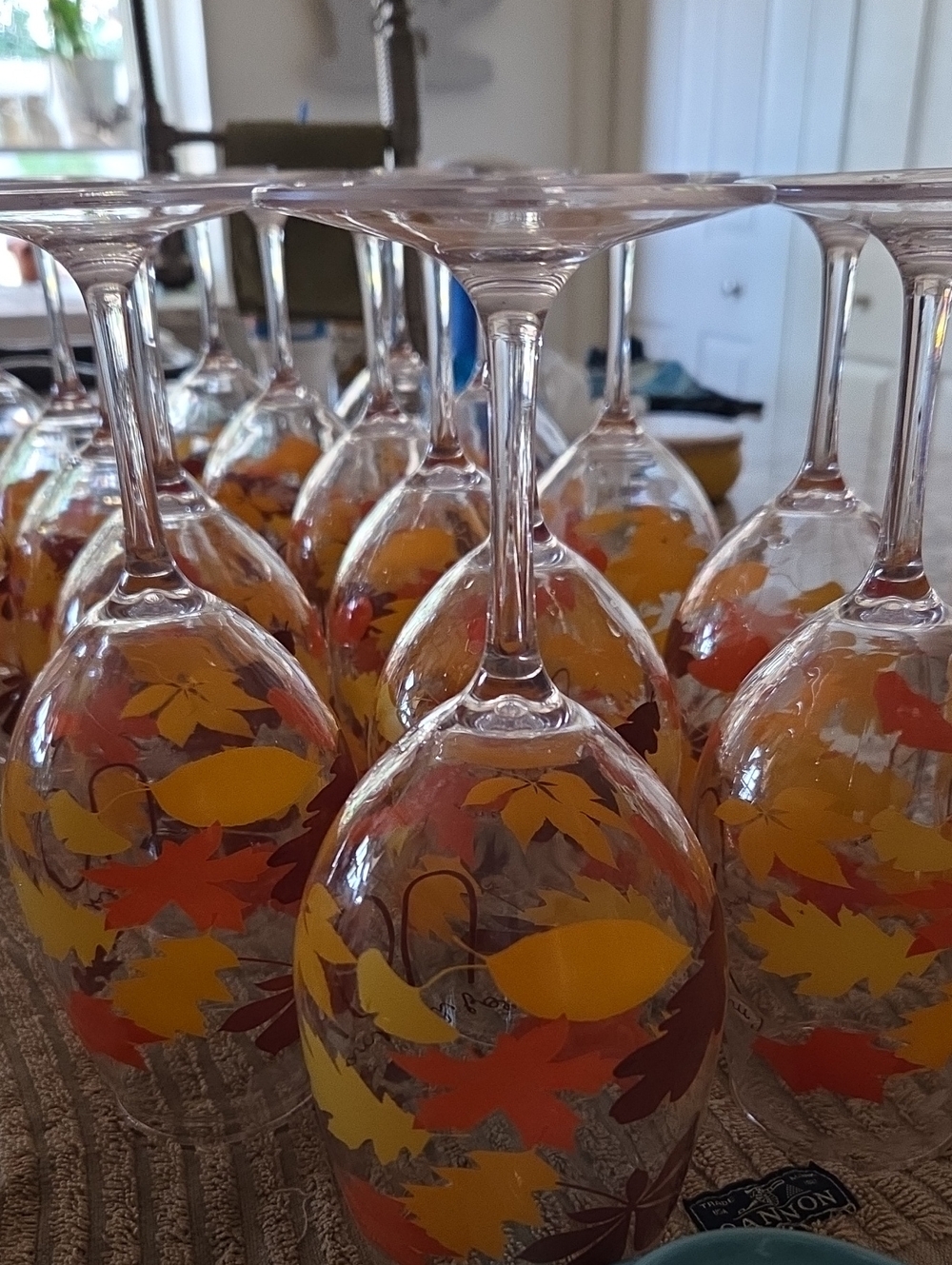 Autumn Leaf Pattern Thanksgiving Plastic Wine Glasses - Fall Design